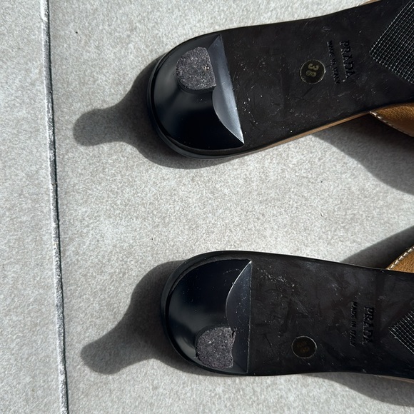 Authentic Prada Leather Kitten Heel Mules - Size 38 (8) - Picture 5 of 6